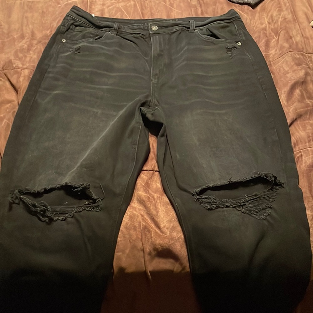 American eagle ripped mom jeans